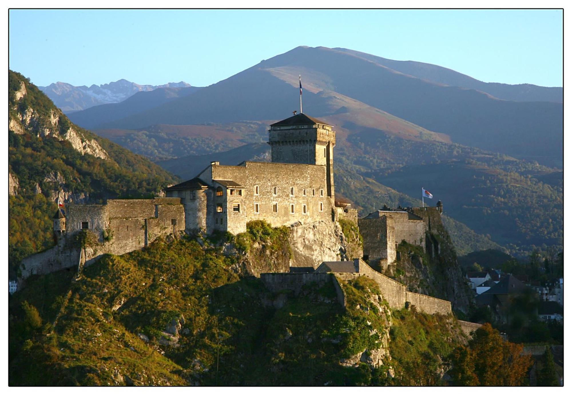 Hotel Adonis Lourdes - Notre Dame De La Sarte Exterior foto