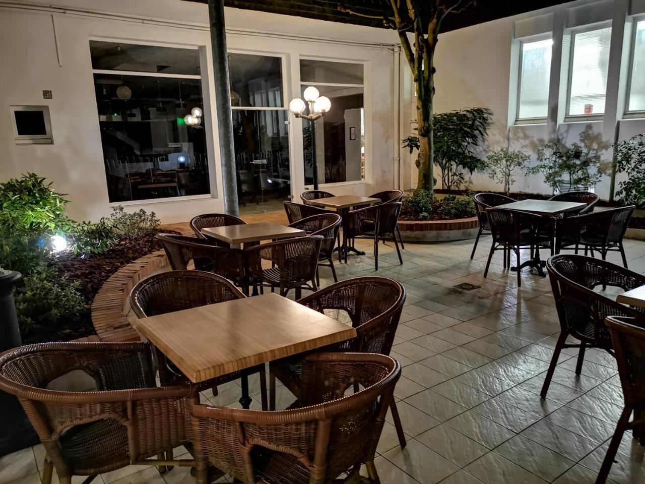 Hotel Adonis Lourdes - Notre Dame De La Sarte Exterior foto